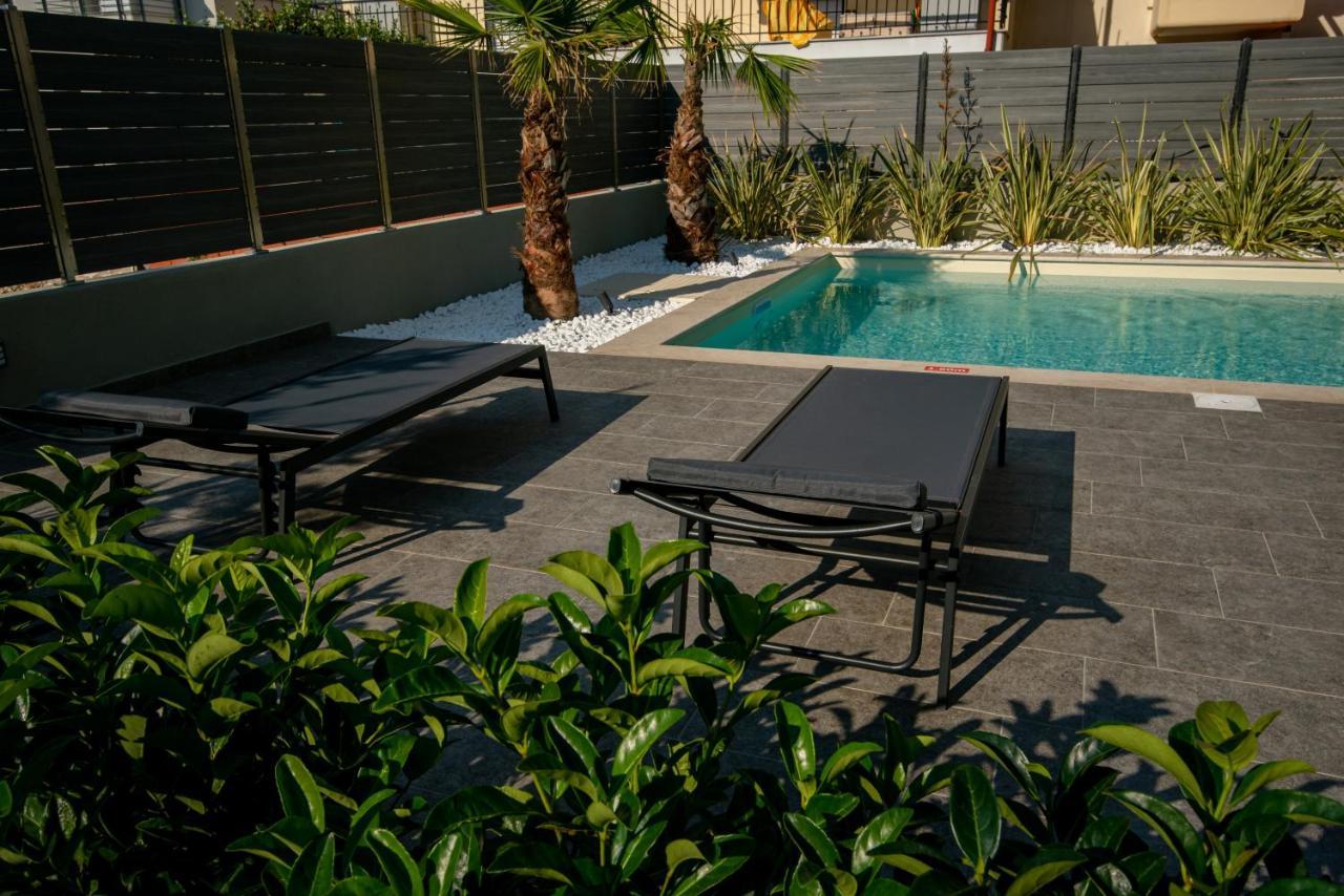 Olive 102 Apartment Peraía Екстериор снимка